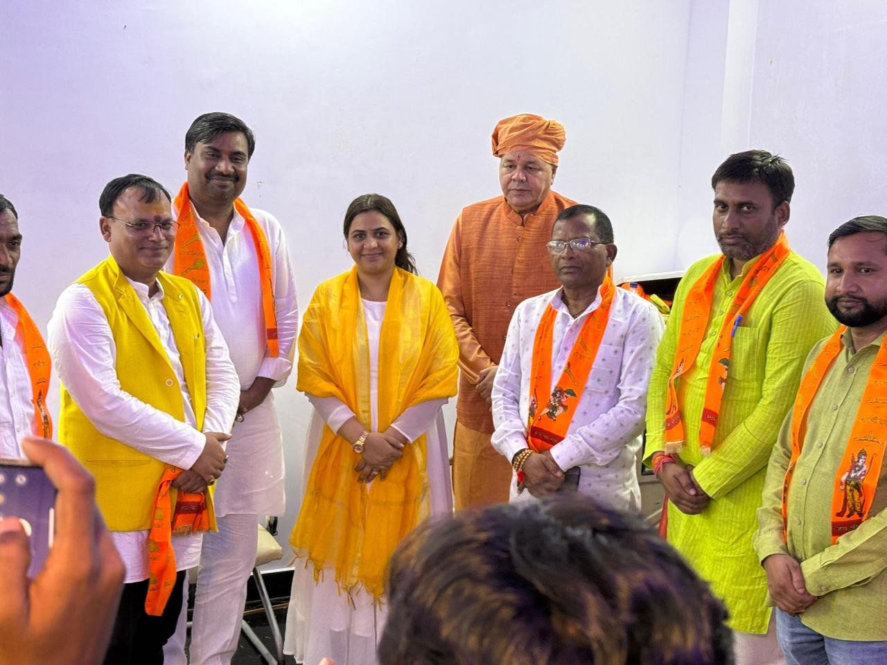 भव्य कलश यात्रा सहित श्रीराम कथा प्रारम्भ।