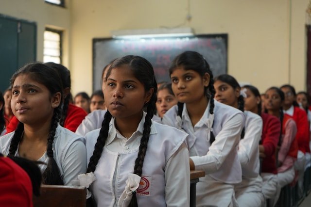 मजबूत महिलाएँ, मजबूत समाज